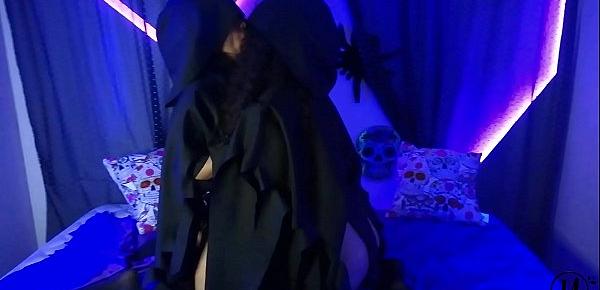  2 brujas lésbicas  | capitulo 5  Especial Noche de Brujas 2020  |  Agatha Dolly